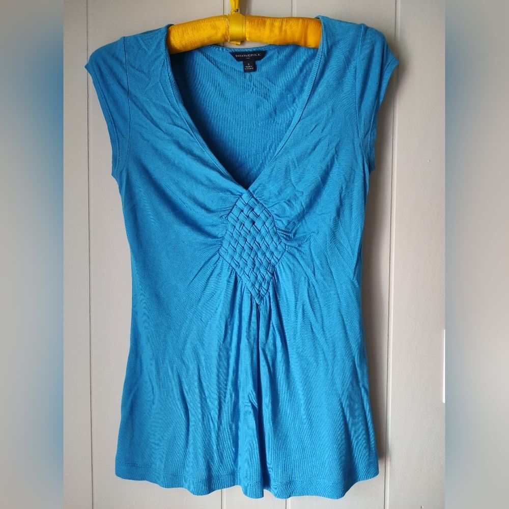 Banana Republic Blue Knit Cap Sleeve Top Diamond Braided Design Element. Small